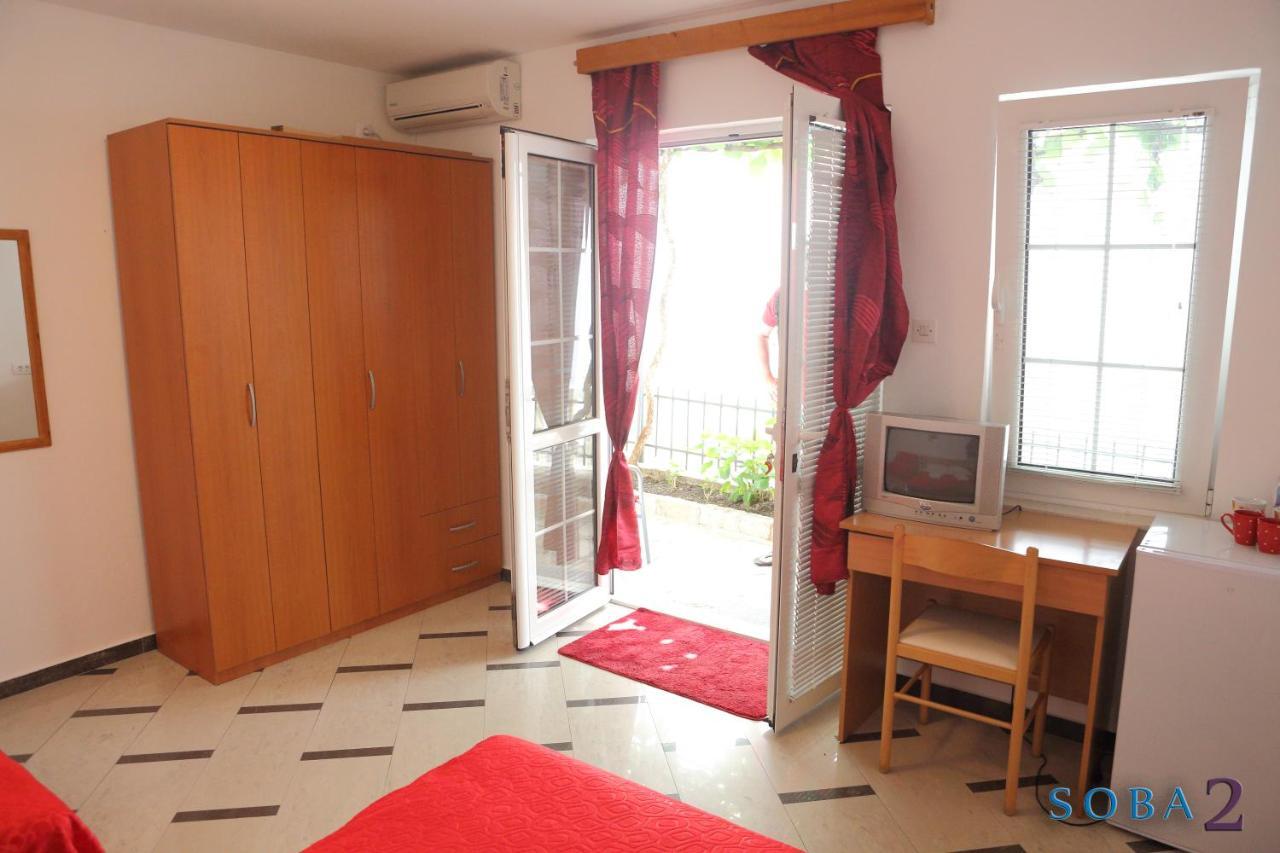 Apartmani Jedro Rafailovici Exteriör bild