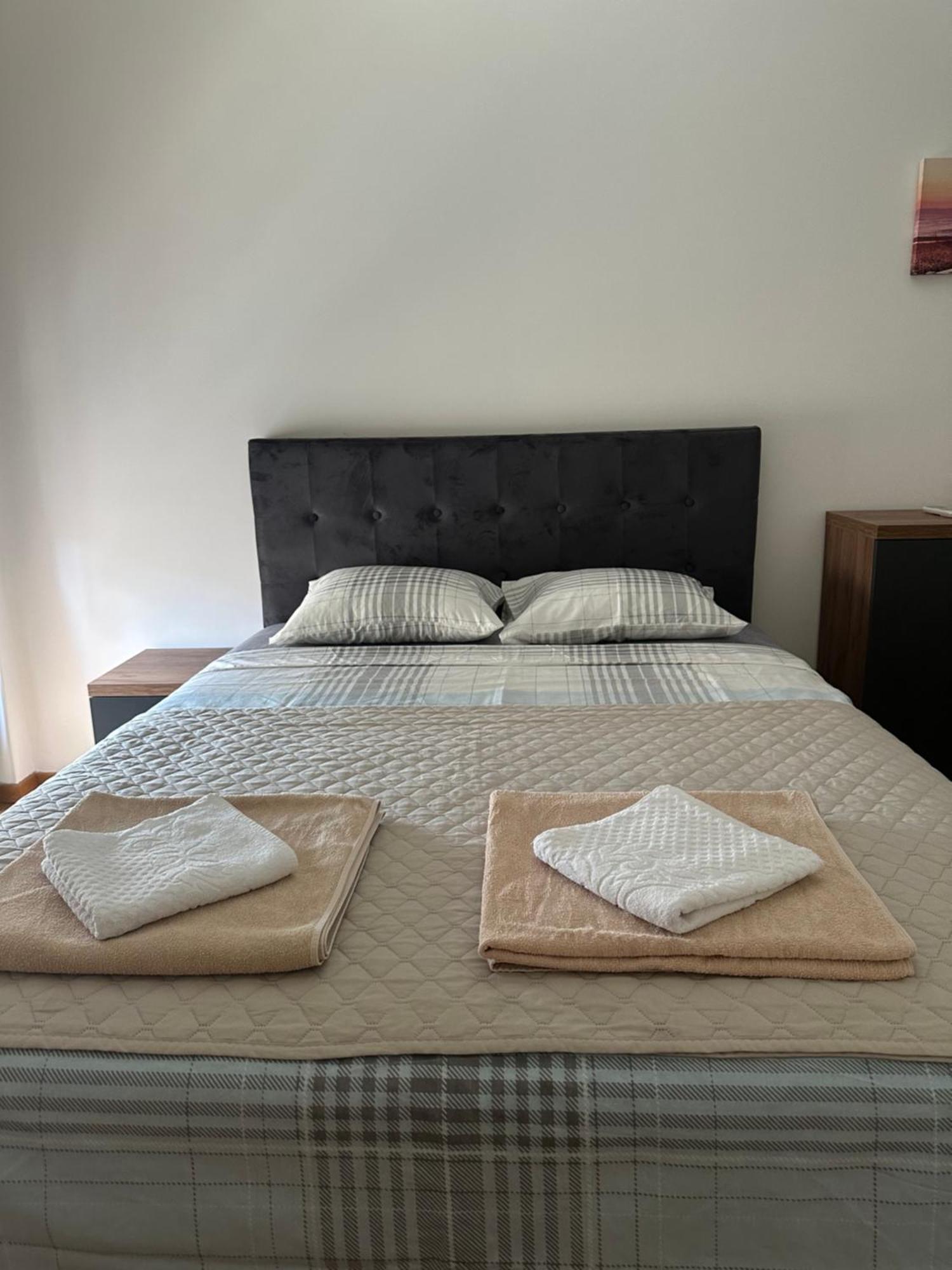 Apartmani Jedro Rafailovici Exteriör bild