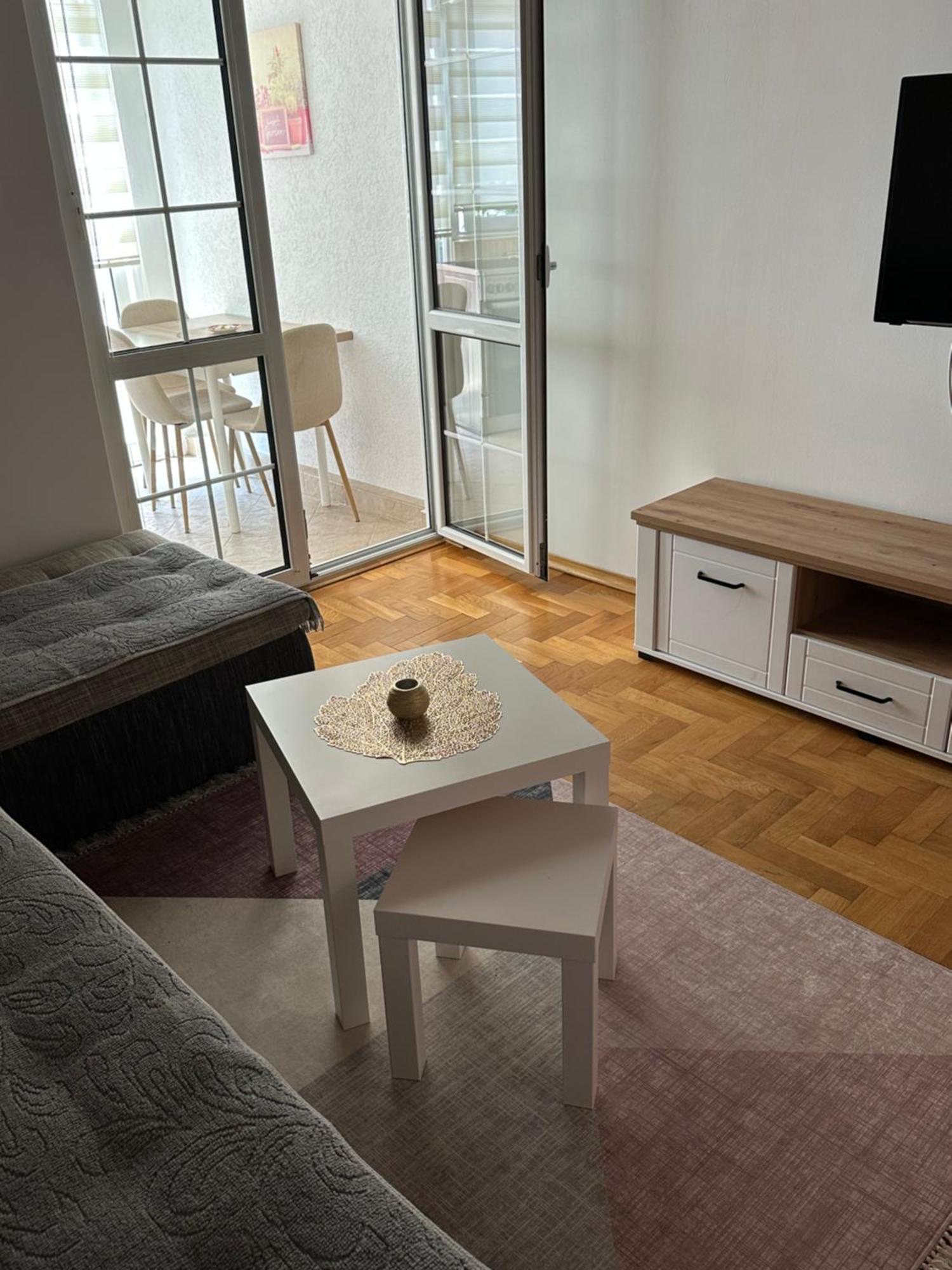 Apartmani Jedro Rafailovici Exteriör bild