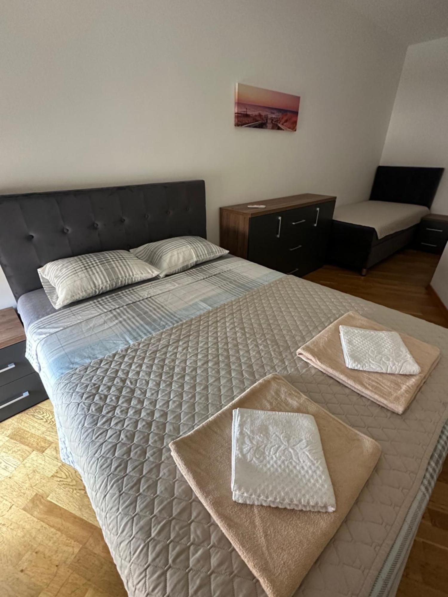 Apartmani Jedro Rafailovici Exteriör bild