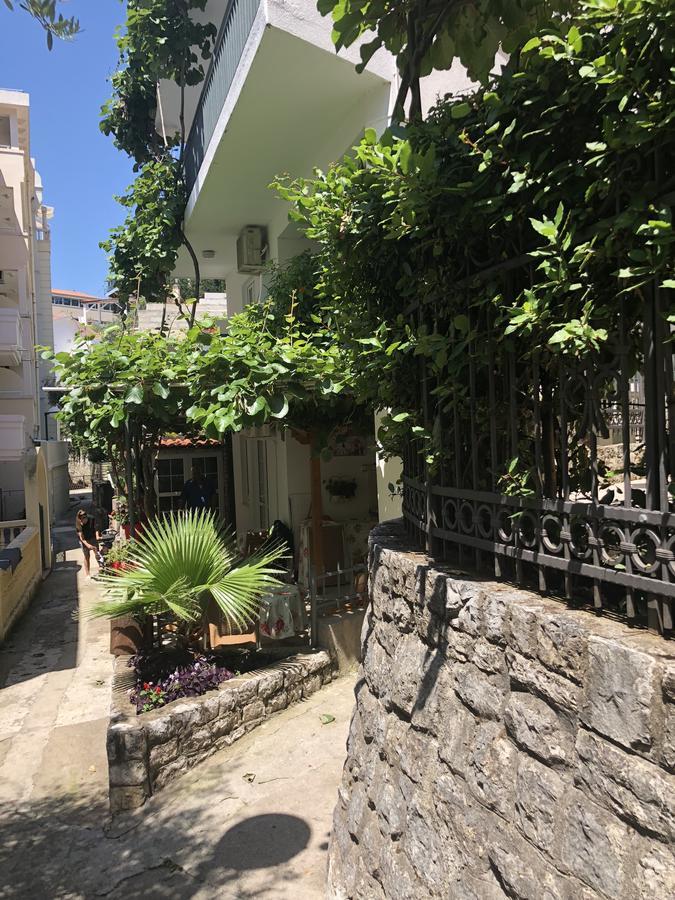 Apartmani Jedro Rafailovici Exteriör bild